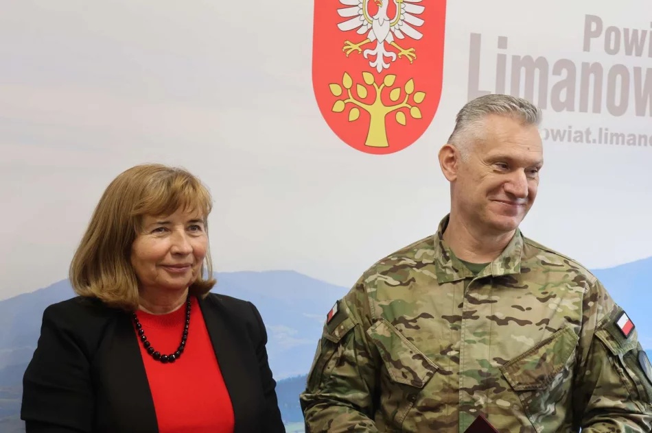 Zmiana dowódcy 11. Małopolskiej Brygady Obrony Terytorialnej. Podziękowania i gratulacje od Burmistrz Limanowej - zdjęcie 7