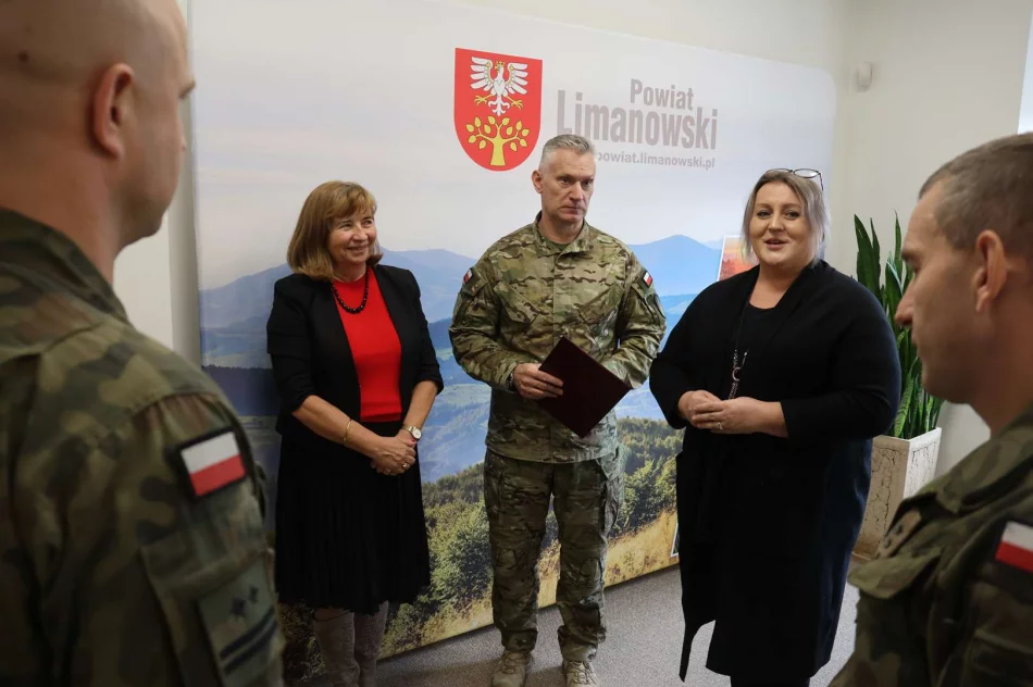 Zmiana dowódcy 11. Małopolskiej Brygady Obrony Terytorialnej. Podziękowania i gratulacje od Burmistrz Limanowej - zdjęcie 8