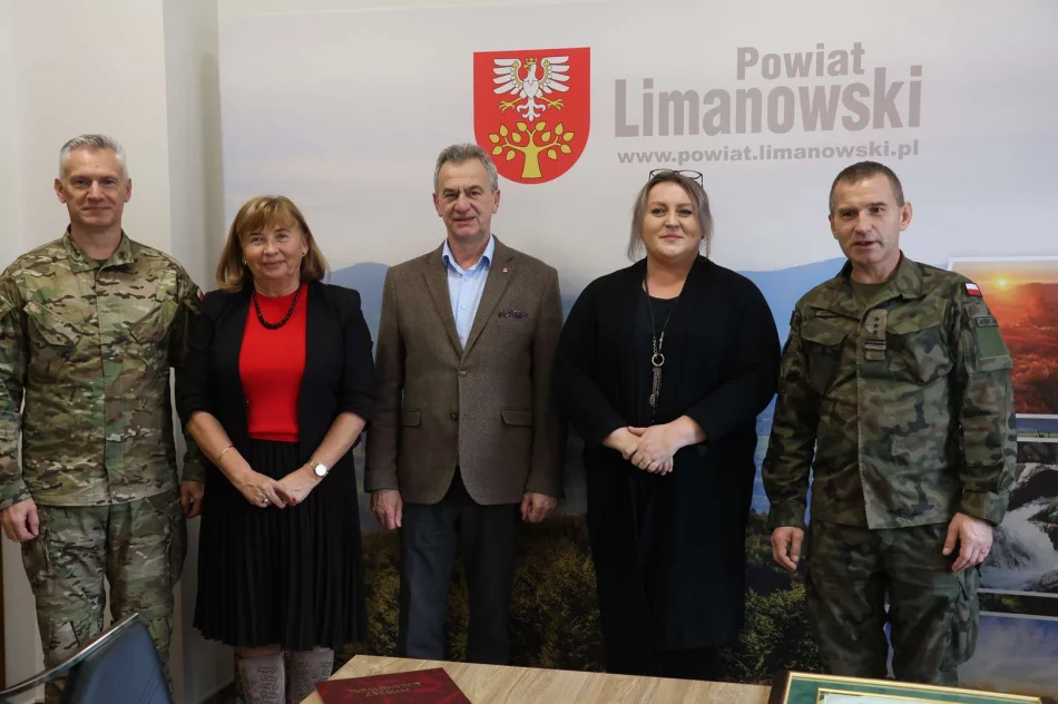 Zmiana dowódcy 11. Małopolskiej Brygady Obrony Terytorialnej. Podziękowania i gratulacje od Burmistrz Limanowej - zdjęcie 11