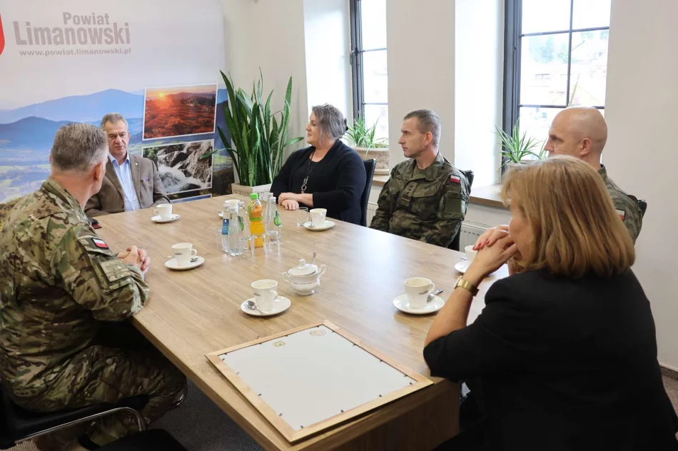 Zmiana dowódcy 11. Małopolskiej Brygady Obrony Terytorialnej. Podziękowania i gratulacje od Burmistrz Limanowej - zdjęcie 12