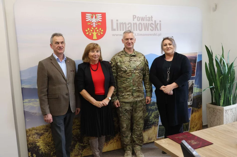 Zmiana dowódcy 11. Małopolskiej Brygady Obrony Terytorialnej. Podziękowania i gratulacje od Burmistrz Limanowej - zdjęcie 15