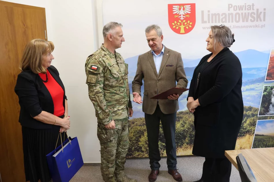 Zmiana dowódcy 11. Małopolskiej Brygady Obrony Terytorialnej. Podziękowania i gratulacje od Burmistrz Limanowej - zdjęcie 16
