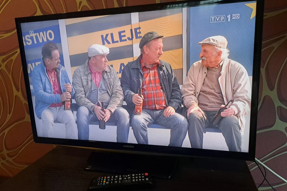 Telewizor SAMSUNG 32" LED, żywe kolory - sprawny. - zdjęcie 1