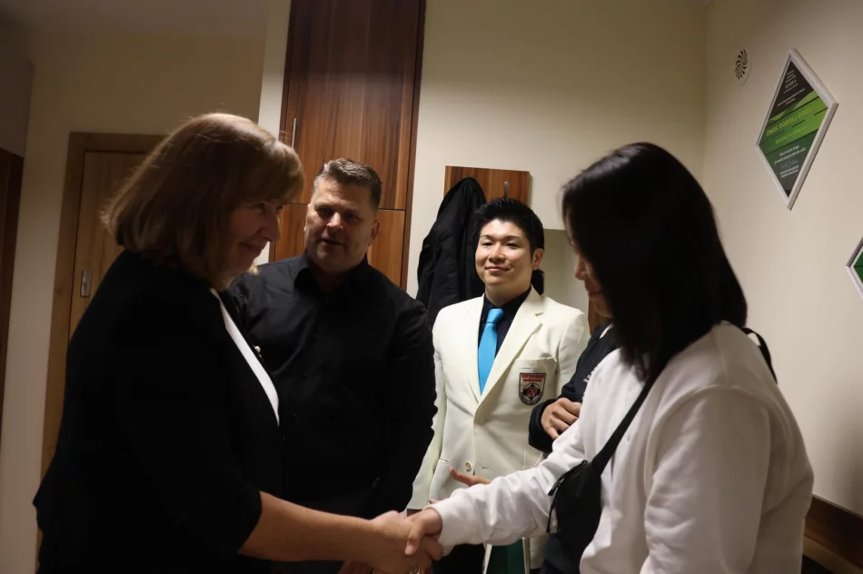 Prezydent Światowej Organizacji Karate wraz z delegacją z Japonii gościem Urzędu Miasta Limanowa! - zdjęcie 3