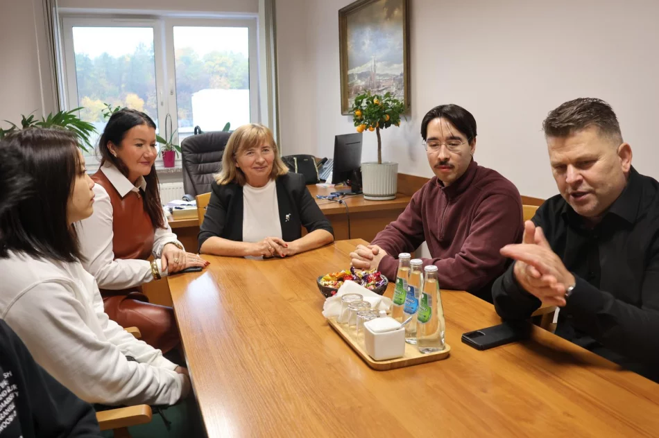 Prezydent Światowej Organizacji Karate wraz z delegacją z Japonii gościem Urzędu Miasta Limanowa! - zdjęcie 4