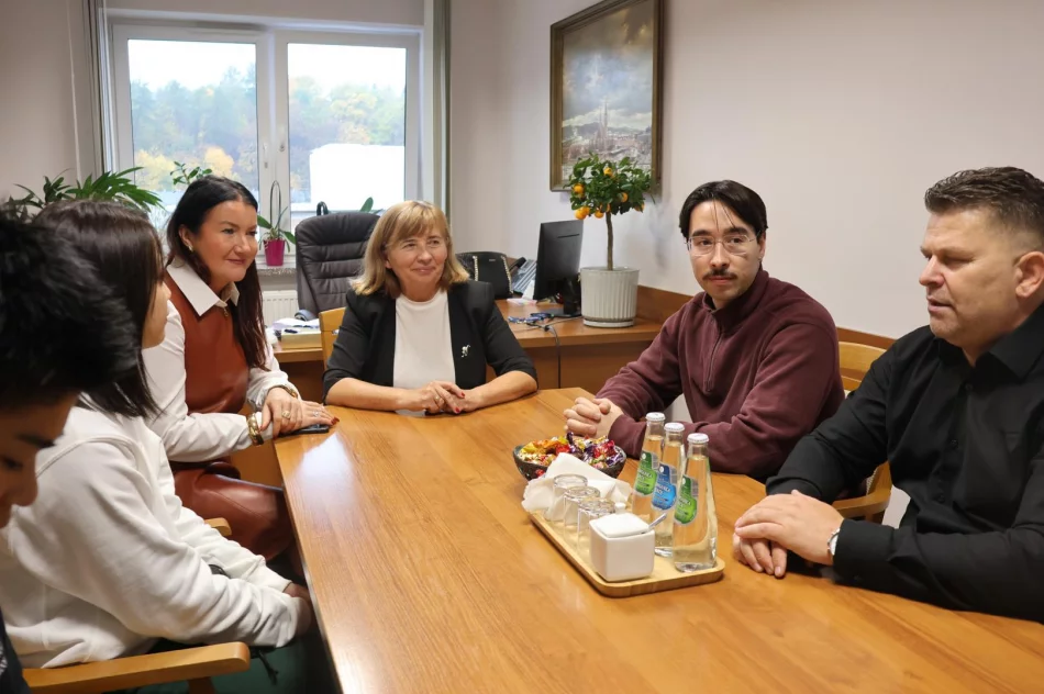 Prezydent Światowej Organizacji Karate wraz z delegacją z Japonii gościem Urzędu Miasta Limanowa! - zdjęcie 5