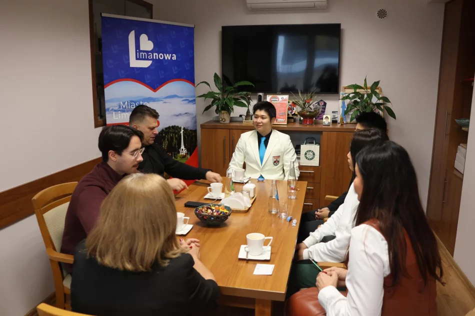 Prezydent Światowej Organizacji Karate wraz z delegacją z Japonii gościem Urzędu Miasta Limanowa! - zdjęcie 9
