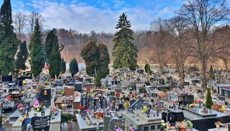 Apel gminy o porządek na cmentarzach  - zdjęcie 1