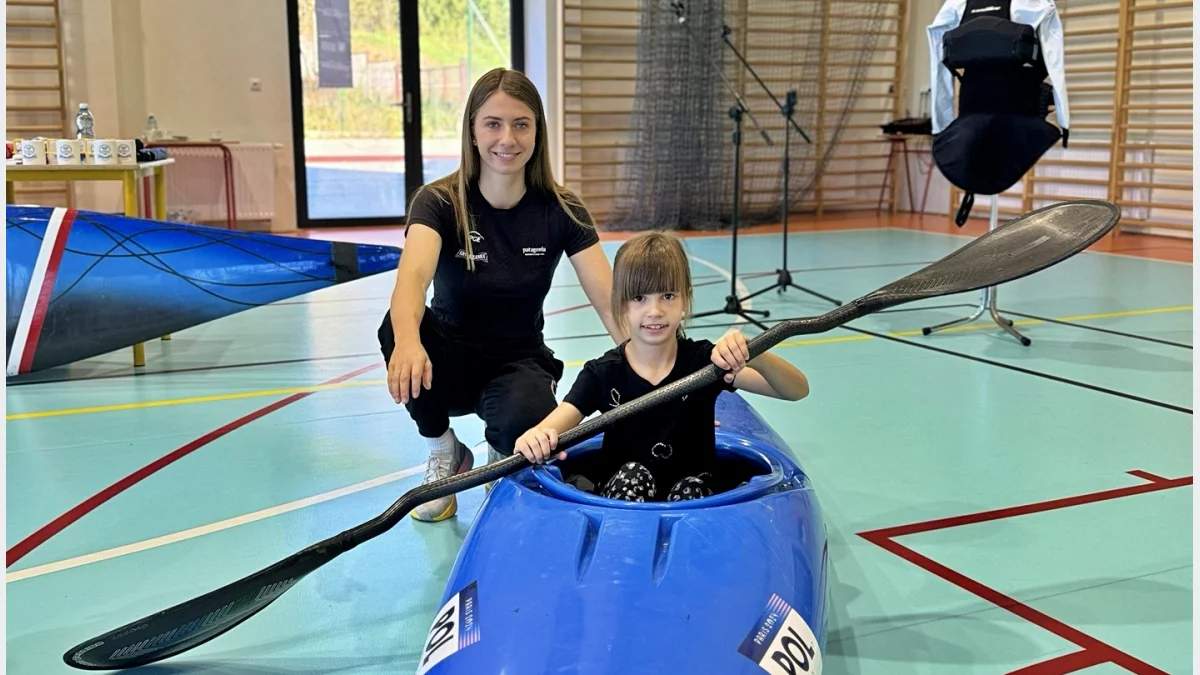 Klaudia Zwolińska w SP nr 1 w Męcinie – projekt „Na Fali”/fot.: UG Limanowa