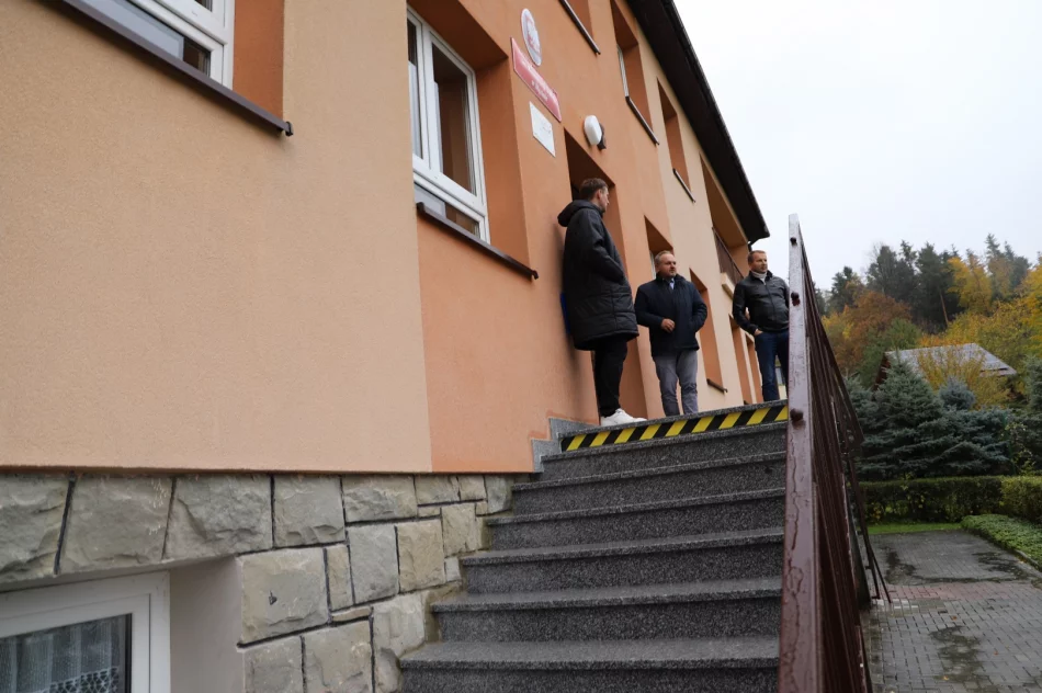 Modernizacja infrastruktury szkolnej - wejścia do szkół - zdjęcie 8
