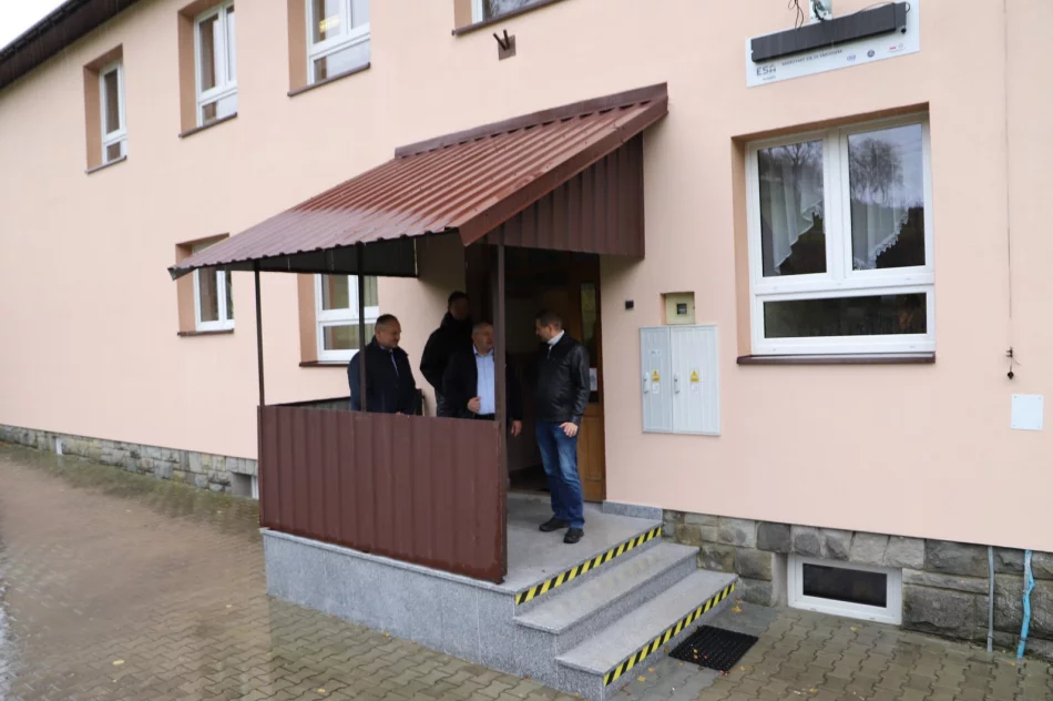 Modernizacja infrastruktury szkolnej - wejścia do szkół - zdjęcie 13