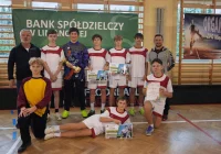 Chłopaki z Męciny Mistrzami Powiatu w Unihokeju - zdjęcie główne