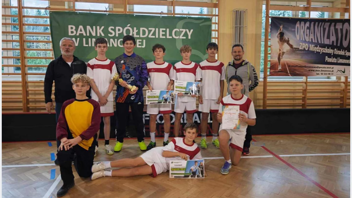 Chłopaki z Męciny Mistrzami Powiatu w Unihokeju