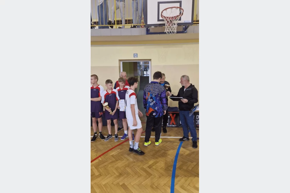 Chłopaki z Męciny Mistrzami Powiatu w Unihokeju - zdjęcie 5