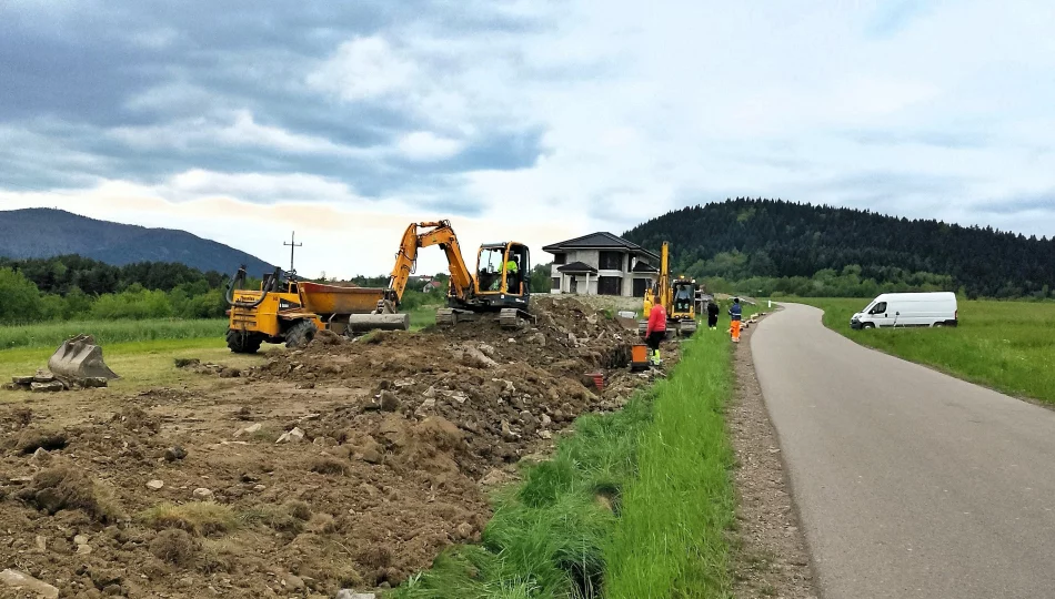 Nowe sieci wodociągowe i kanalizacyjne - zdjęcie 1