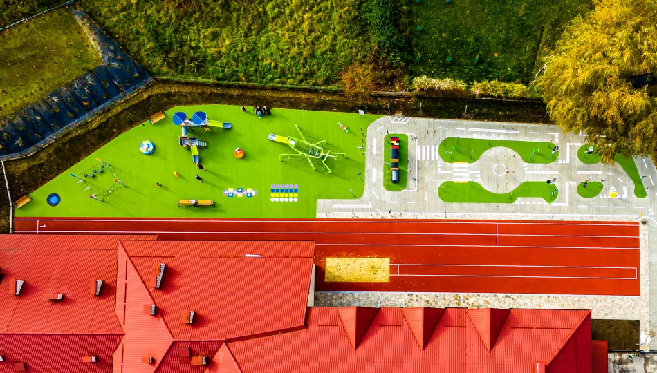 Nowy obiekt sportowo-rekreacyjny przy szkole (ZDJĘCIA) - zdjęcie 1