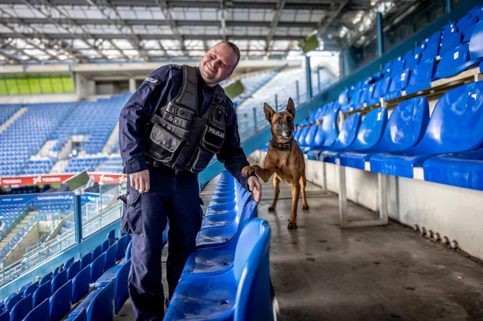 Policjanci szkolili psy służbowe - zdjęcie 3