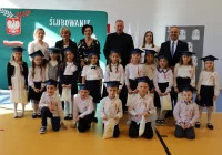 Ślubowanie uczniów klasy pierwszej w Szkole Podstawowej nr 2 w Siekierczynie - zdjęcie główne