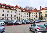 Zamkną parking przy starostwie. Rusza rozbiórka pod nową siedzibę - zdjęcie główne