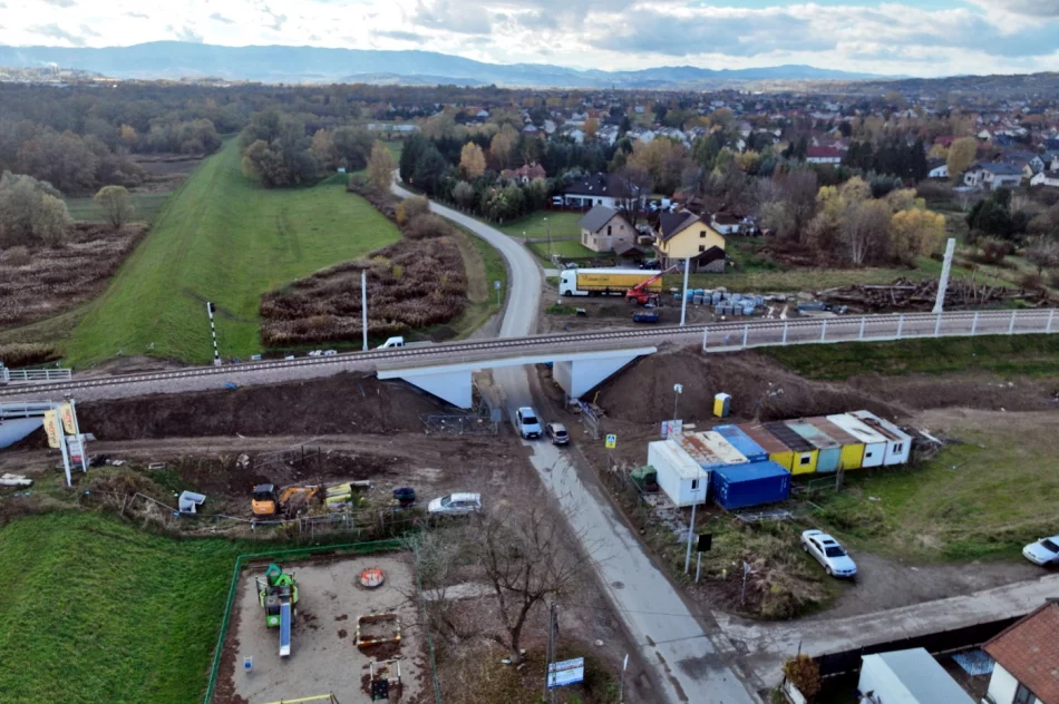 Kolejne bezkolizyjne skrzyżowanie przy modernizacji linii 104 - zdjęcie 6