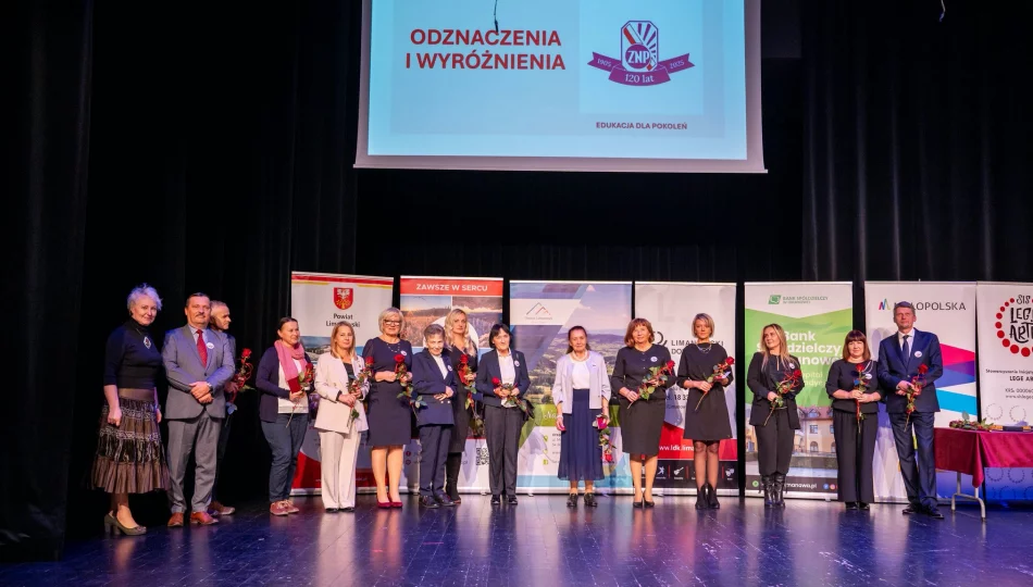 120-lecie ZNP: uroczysta gala i wyróżnienia dla nauczycieli - zdjęcie 1
