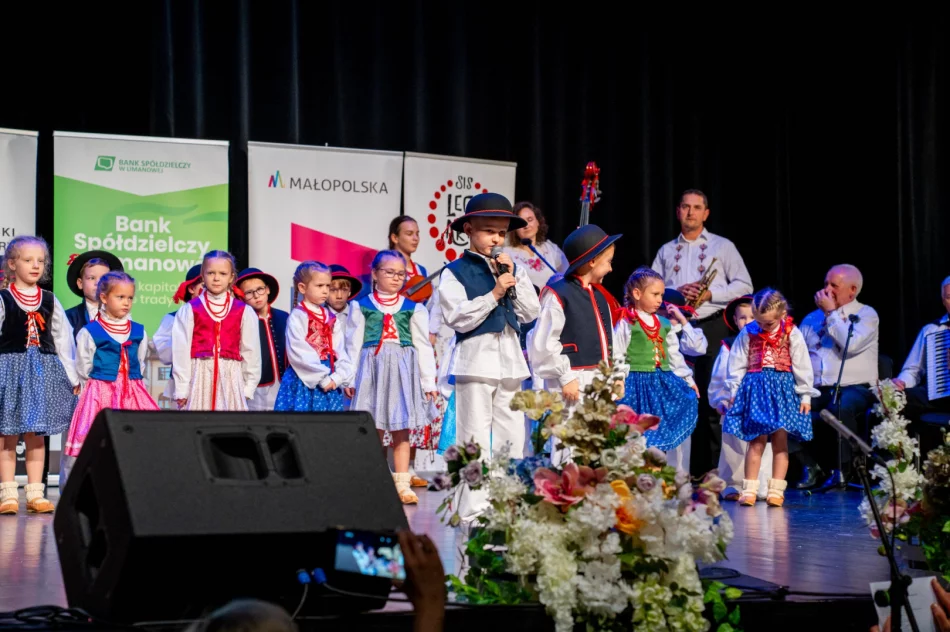 120-lecie ZNP: uroczysta gala i wyróżnienia dla nauczycieli - zdjęcie 3