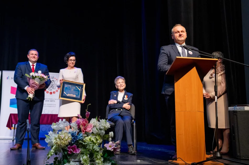 120-lecie ZNP: uroczysta gala i wyróżnienia dla nauczycieli - zdjęcie 12