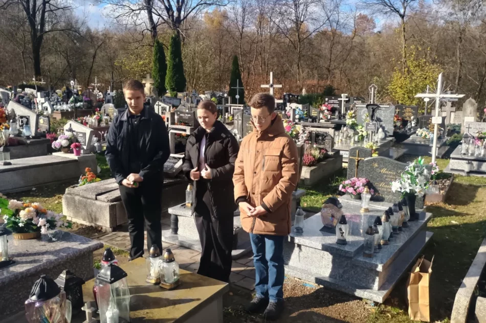 Znicze pamięci na grobach Legionistów - zdjęcie 6