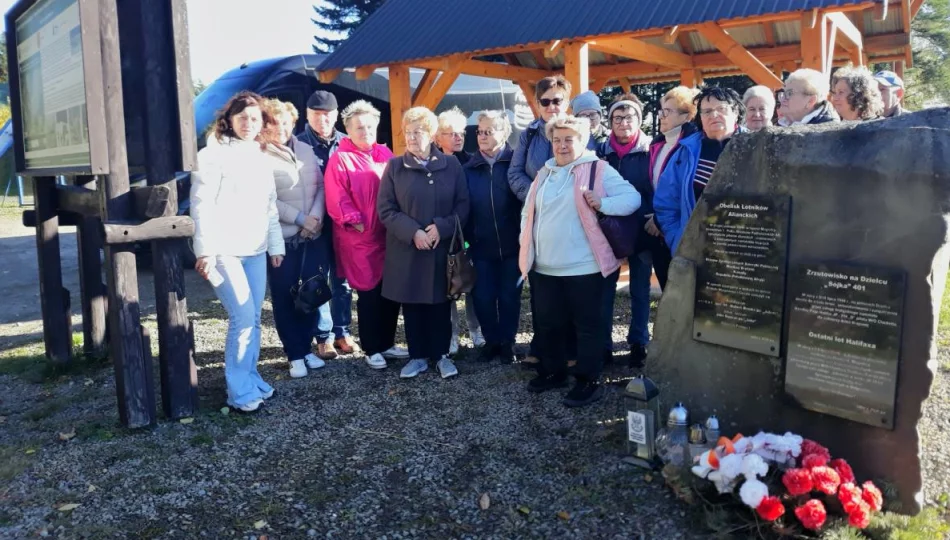 Seniorzy na szlaku historii  - zdjęcie 1