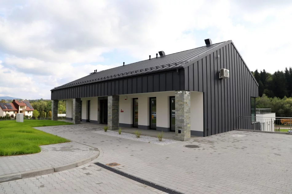 “Witajcie w naszej bajce” - przedszkole, żłobek i zaplecze sportowe (ZDJĘCIA) - zdjęcie 7
