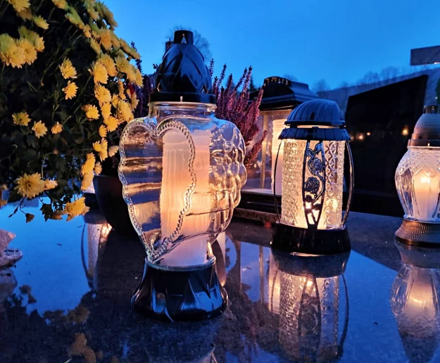 W Roku Jubileuszowym wierni Kościoła katolickiego mogą codzienne uzyskać odpust za zmarłych - zdjęcie główne