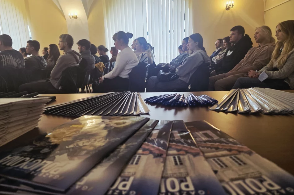 Policja zachęca do służby na spotkaniu w urzędzie pracy - zdjęcie 2