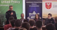 Policja zachęca do służby na spotkaniu w urzędzie pracy - zdjęcie 4