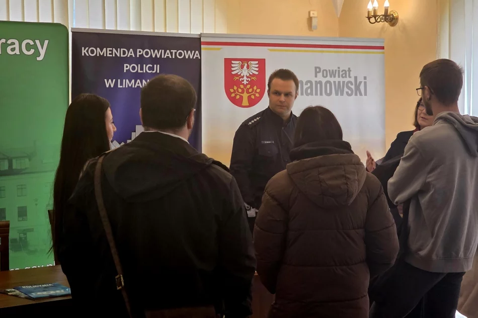 Policja zachęca do służby na spotkaniu w urzędzie pracy - zdjęcie 6