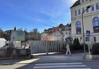 Parking przy starostwie zamknięty. Ruszyła rozbiórka budynku - zdjęcie główne