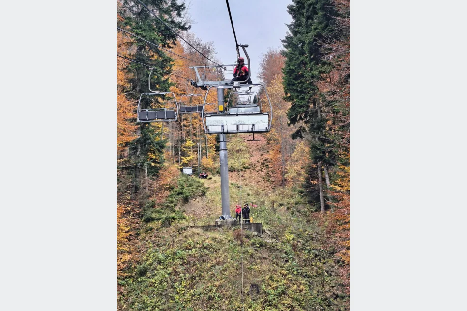 Wysoko nad ziemią: specjalistyczne ćwiczenia strażaków  - zdjęcie 3