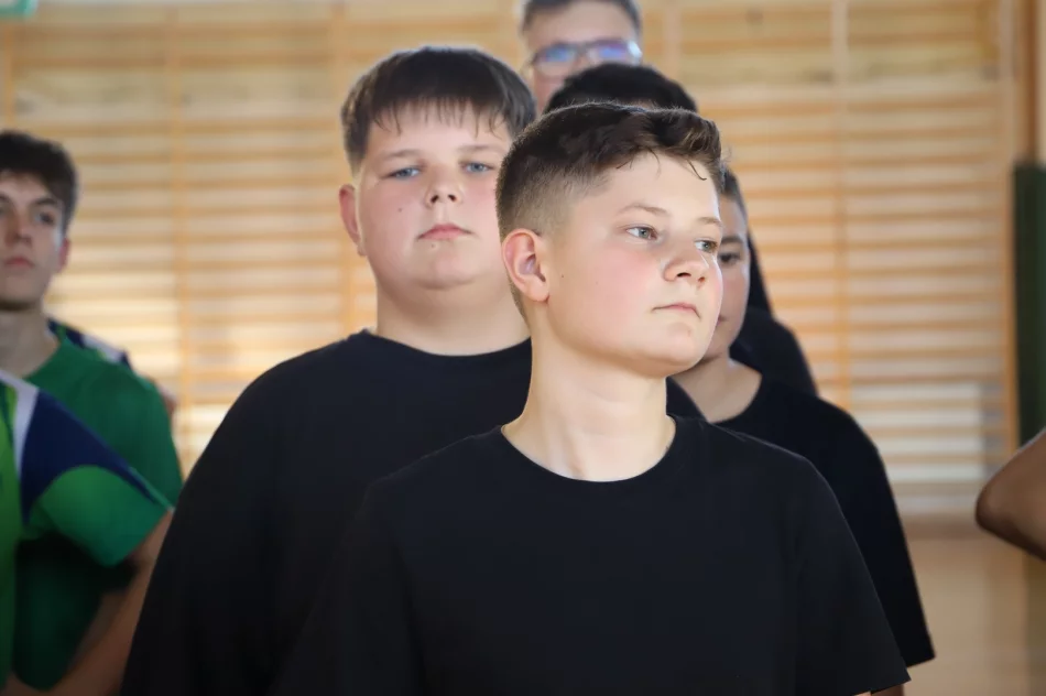 Młodzież ze Starej Wsi z tytułem Mistrzów Gminy w Koszykówce 3x3 w kt. Dziewczęta i Chłopcy - zdjęcie 14