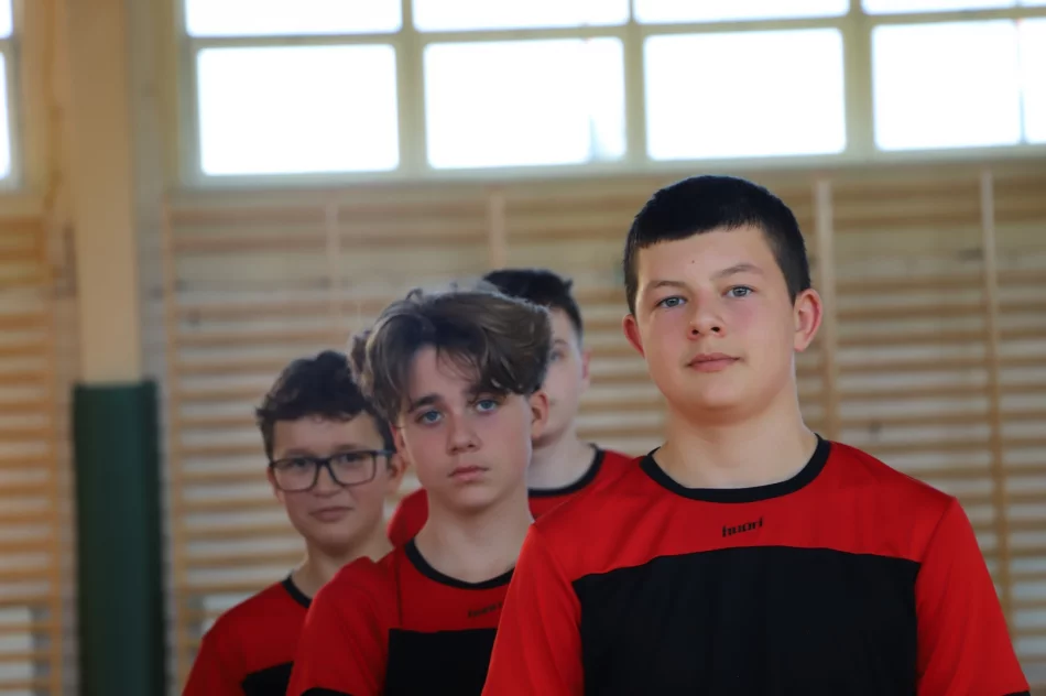 Młodzież ze Starej Wsi z tytułem Mistrzów Gminy w Koszykówce 3x3 w kt. Dziewczęta i Chłopcy - zdjęcie 19