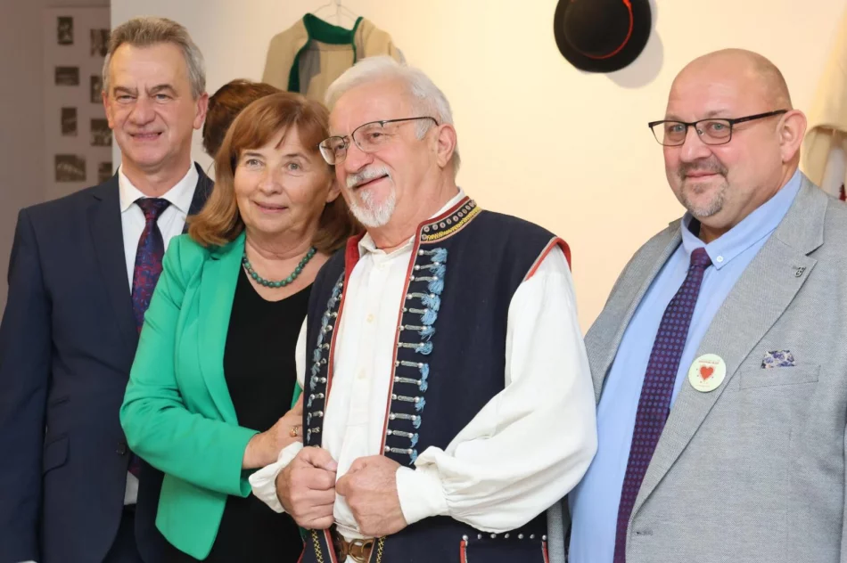 Gorące serce folkloru bije w Limanowej! Rozpoczęła się 51. „Limanowska SŁAZA”  - zdjęcie 9