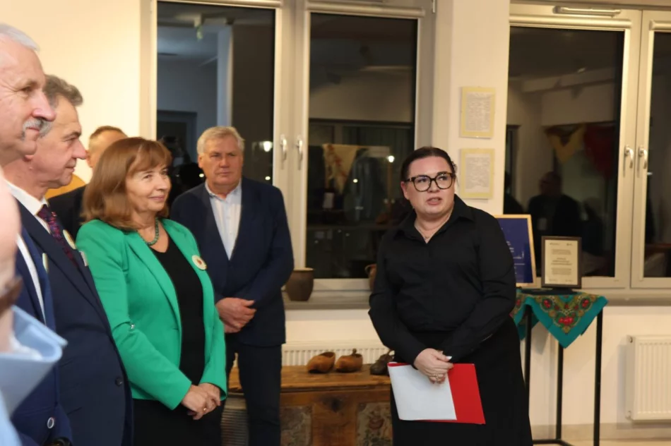Gorące serce folkloru bije w Limanowej! Rozpoczęła się 51. „Limanowska SŁAZA”  - zdjęcie 12