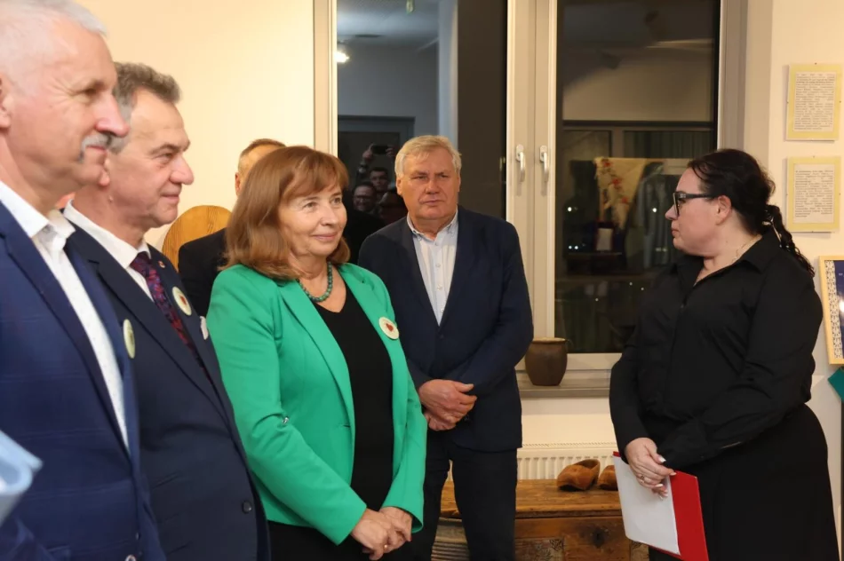 Gorące serce folkloru bije w Limanowej! Rozpoczęła się 51. „Limanowska SŁAZA”  - zdjęcie 13