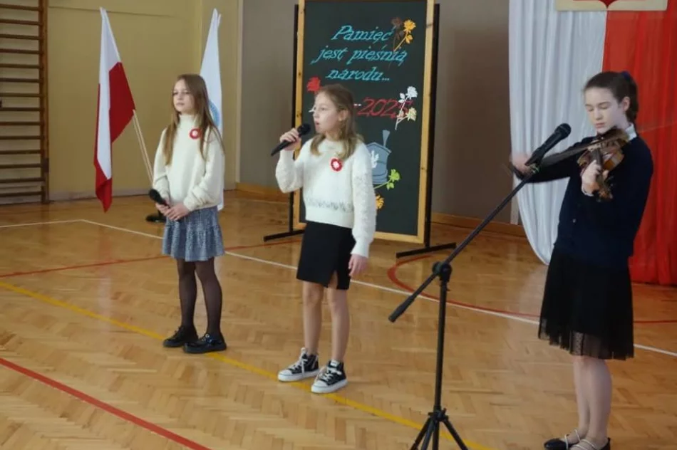 W ZSP Nr 4 w rozpoczęliśmy obchody rocznicy odzyskania przez Polskę Niepodległości pod hasłem „Świętujemy Wolność Razem!” - zdjęcie 5
