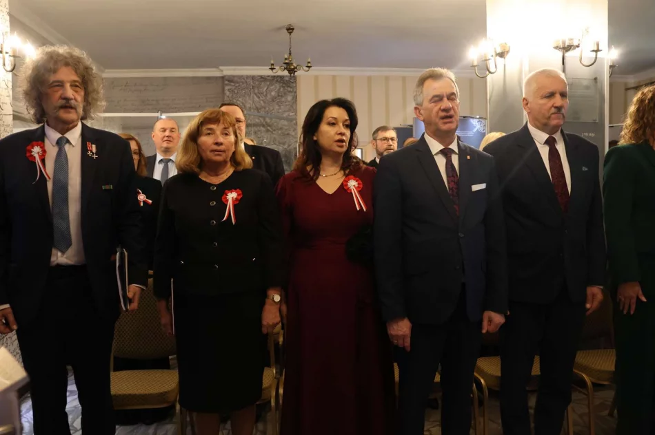 Uroczysta XXI Sesja Rady Miasta Limanowa z okazji 107. Rocznicy Odzyskania Niepodległości - zdjęcie 7