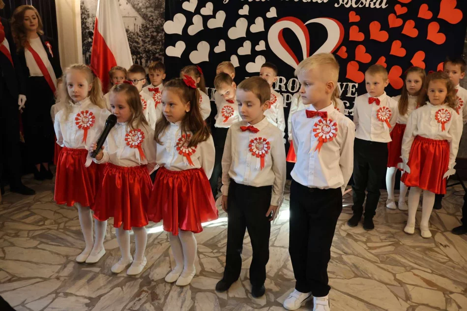 Uroczysta XXI Sesja Rady Miasta Limanowa z okazji 107. Rocznicy Odzyskania Niepodległości - zdjęcie 9