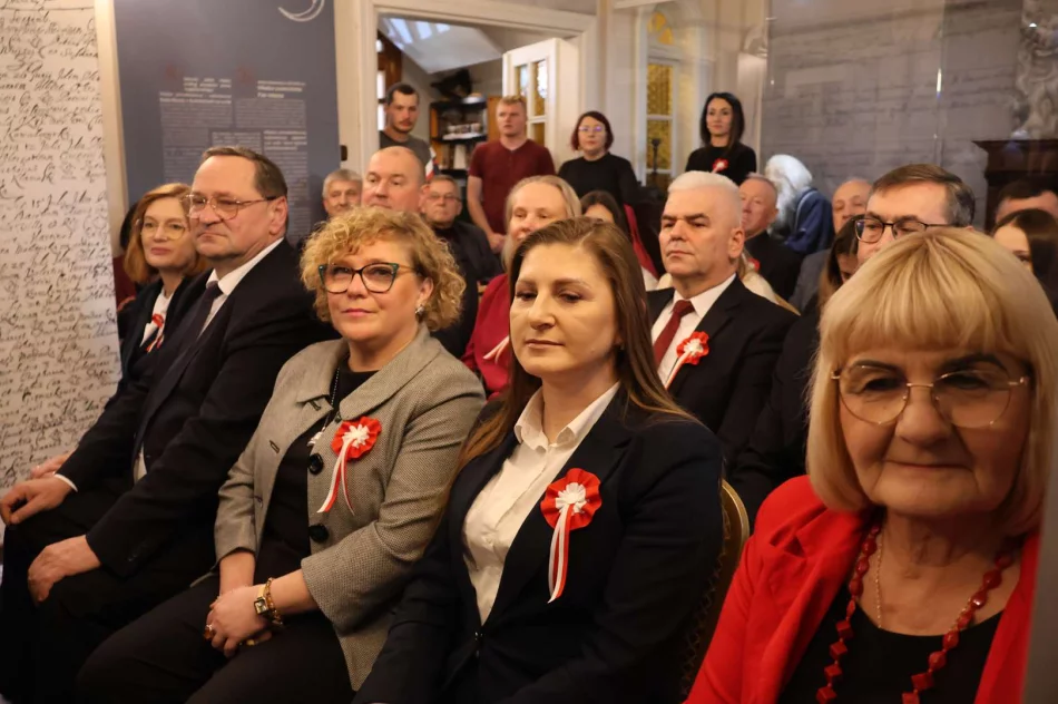 Uroczysta XXI Sesja Rady Miasta Limanowa z okazji 107. Rocznicy Odzyskania Niepodległości - zdjęcie 11