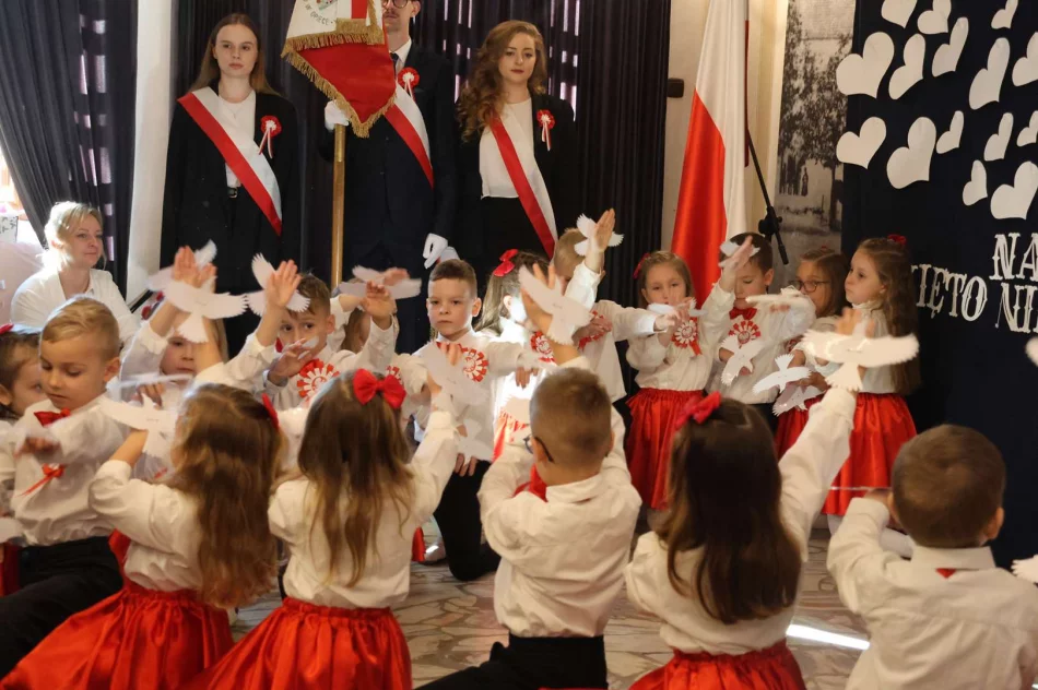 Uroczysta XXI Sesja Rady Miasta Limanowa z okazji 107. Rocznicy Odzyskania Niepodległości - zdjęcie 12
