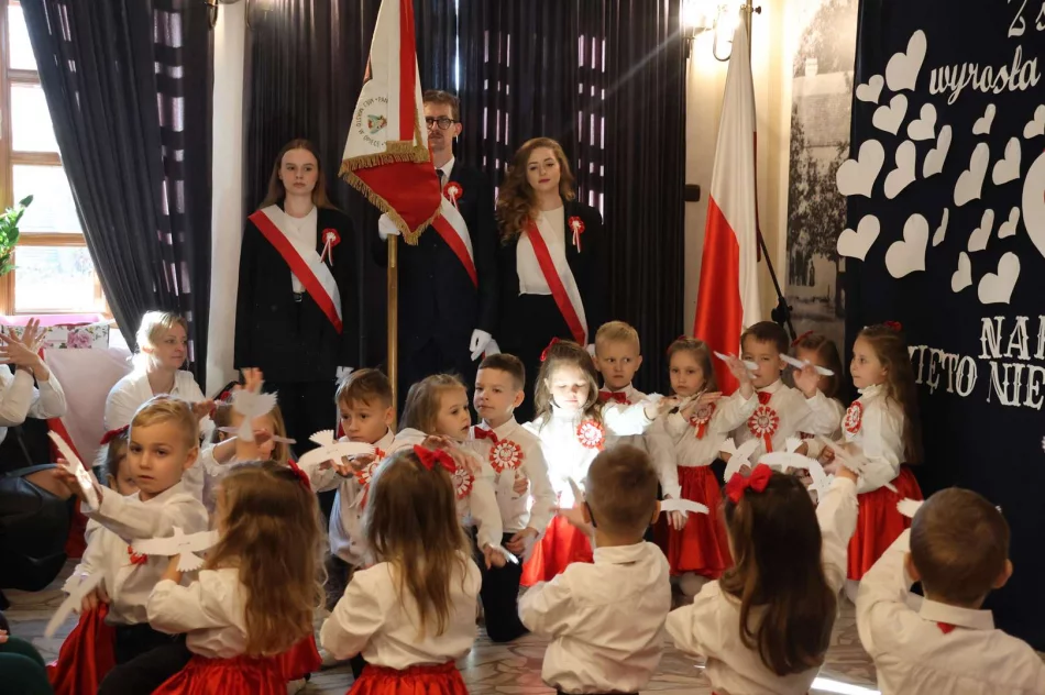 Uroczysta XXI Sesja Rady Miasta Limanowa z okazji 107. Rocznicy Odzyskania Niepodległości - zdjęcie 13