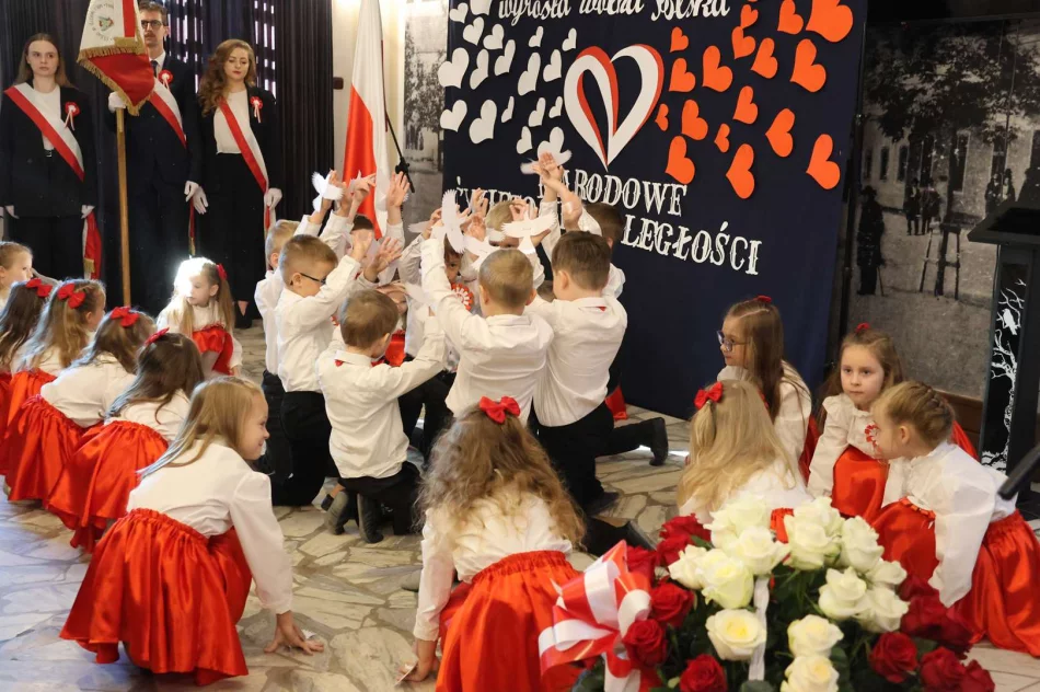 Uroczysta XXI Sesja Rady Miasta Limanowa z okazji 107. Rocznicy Odzyskania Niepodległości - zdjęcie 15