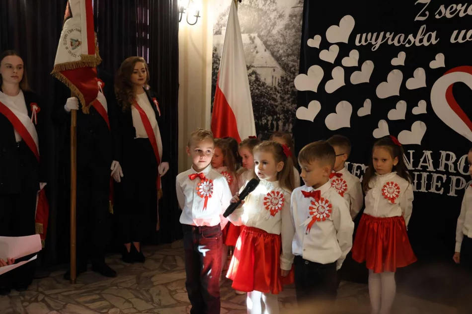 Uroczysta XXI Sesja Rady Miasta Limanowa z okazji 107. Rocznicy Odzyskania Niepodległości - zdjęcie 19