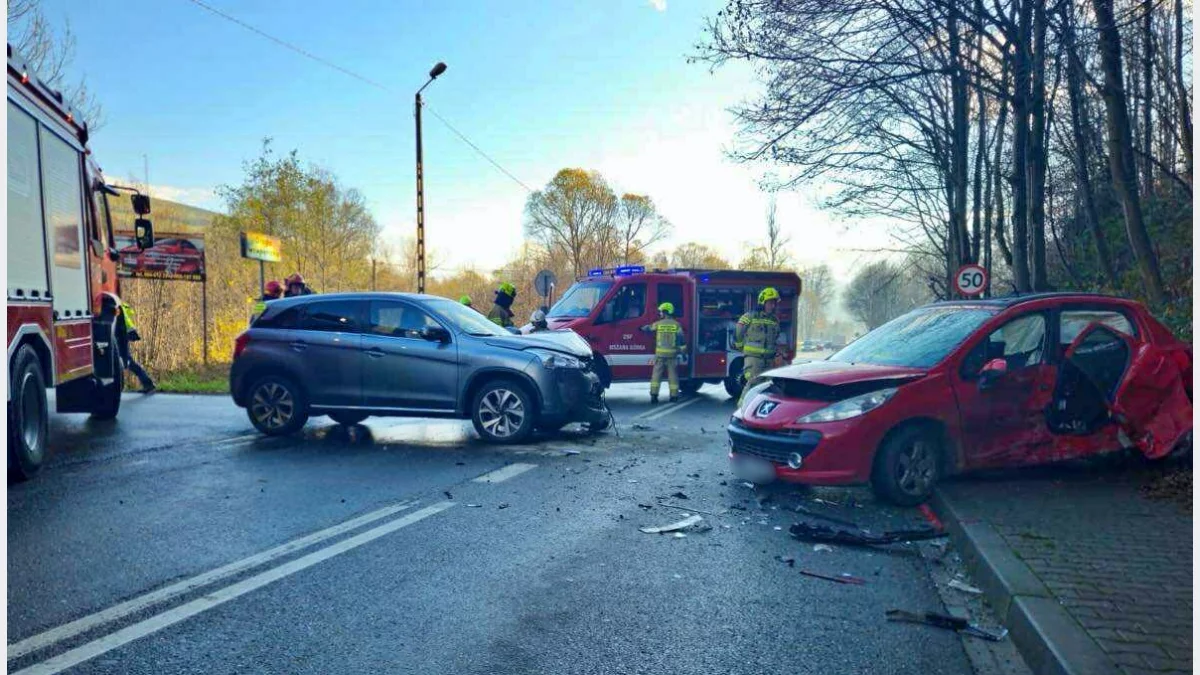 Zderzenie pojazdów na DW 968, jedna osoba ranna